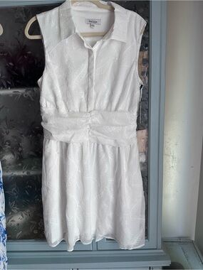 kensie White Sleeveless Collared Knot-Waist Mini Dress with Leaf Jacquard